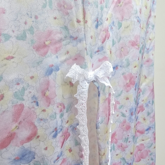 Petra Fashions Vintage Nightgown, Pastel Floral Print and Lace Trim, Size XS - Picture 6 of 9